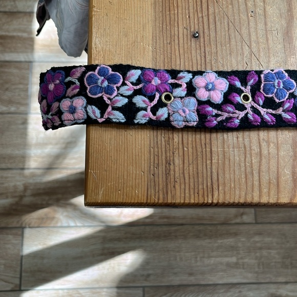 Peruvian Wool Black Pink and Purple Floral Handmade Artisan Belt - Picture 9 of 12